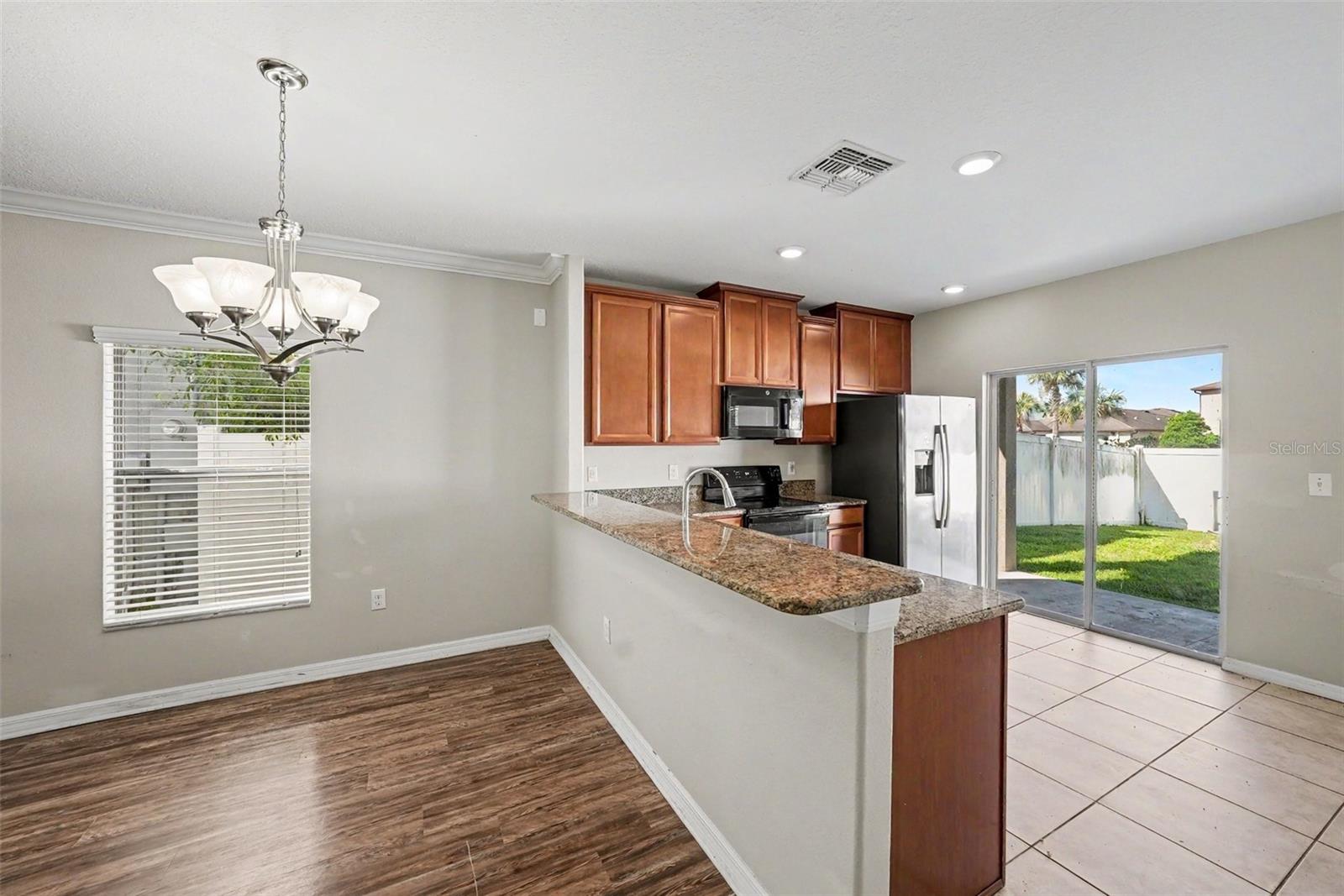 1904 HAWKS VIEW DR