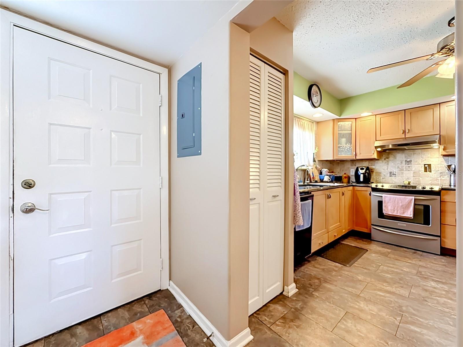 6305 NEWTOWN CIR #5B4