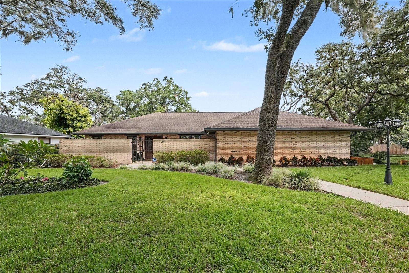 201 WILD OAK DR