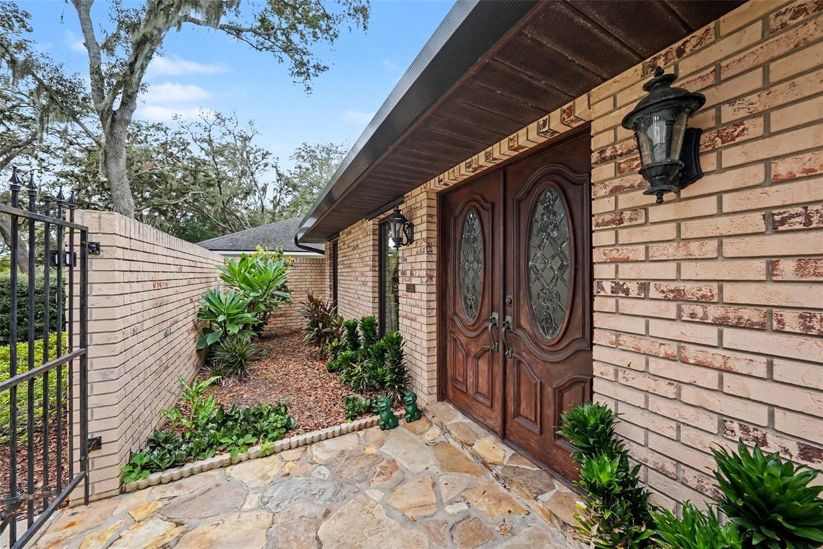 201 WILD OAK DR
