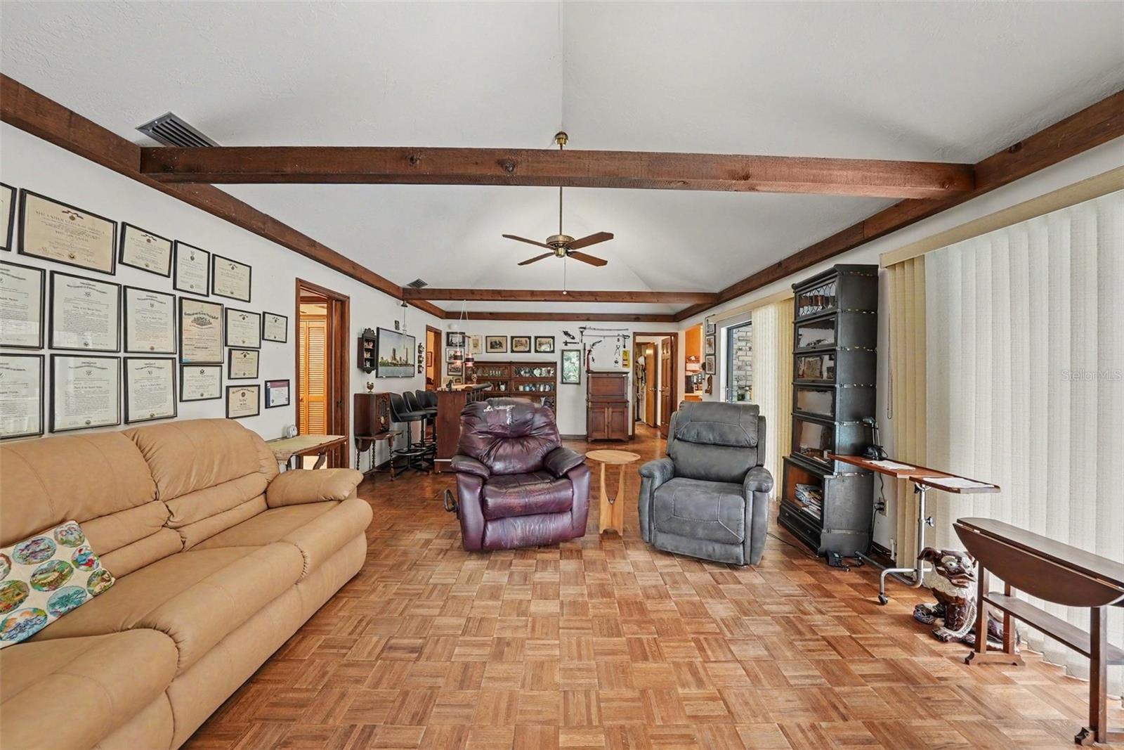 201 WILD OAK DR