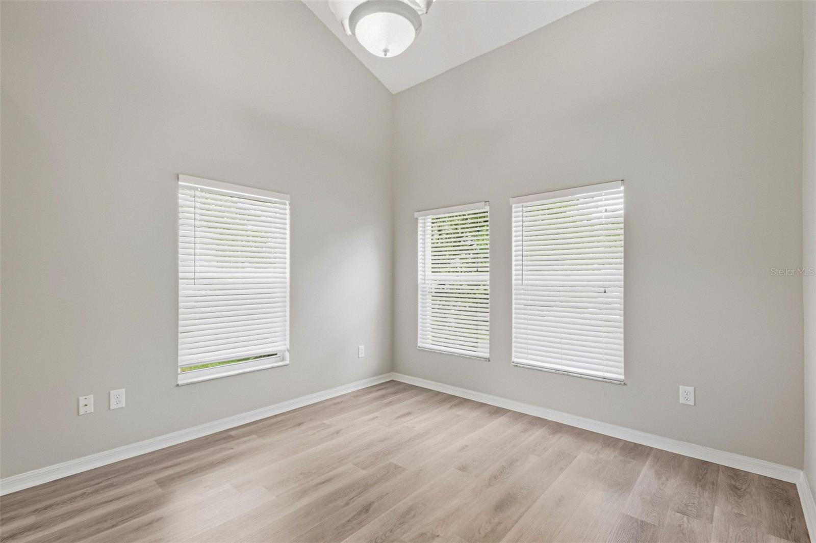 16102 WARDEN PL