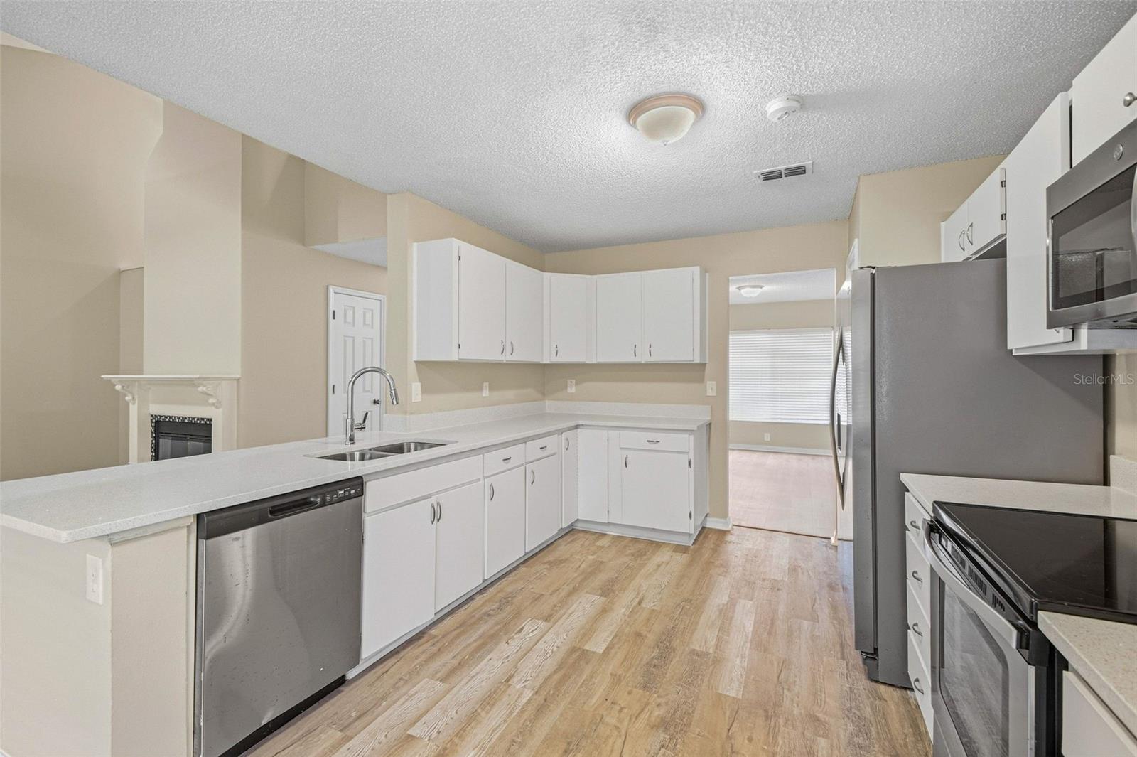 16102 WARDEN PL