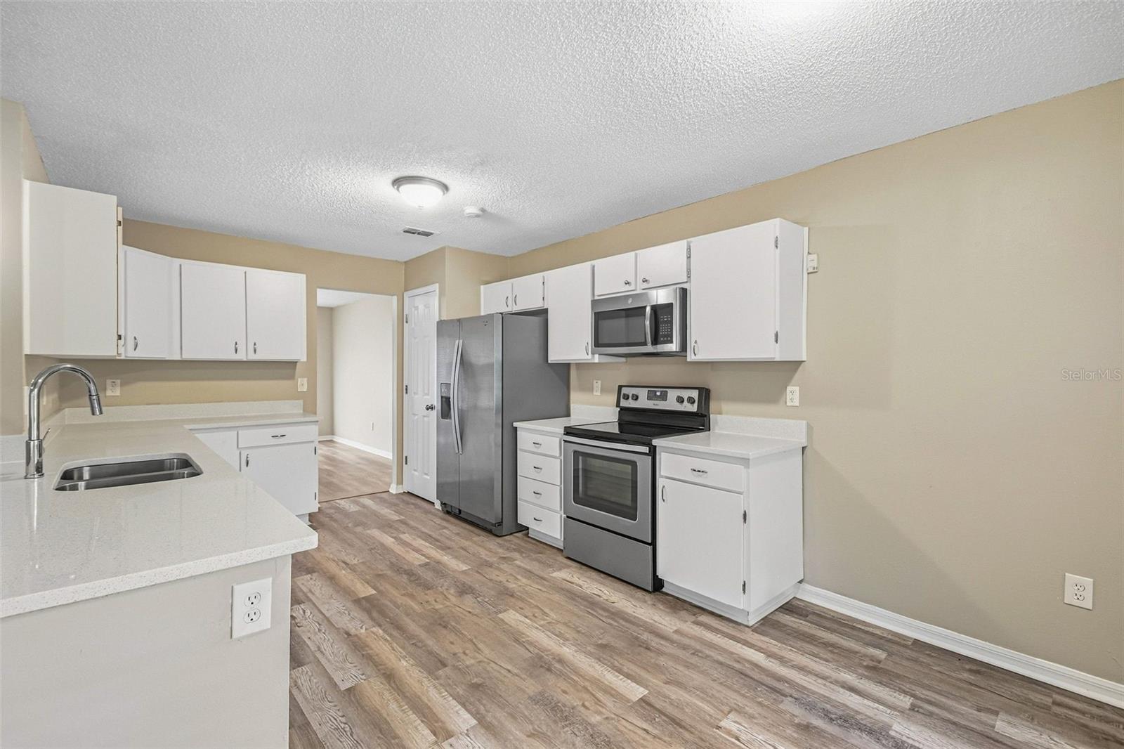 16102 WARDEN PL