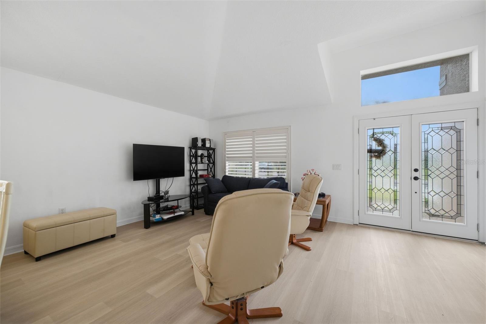 1201 DUSTAN PL