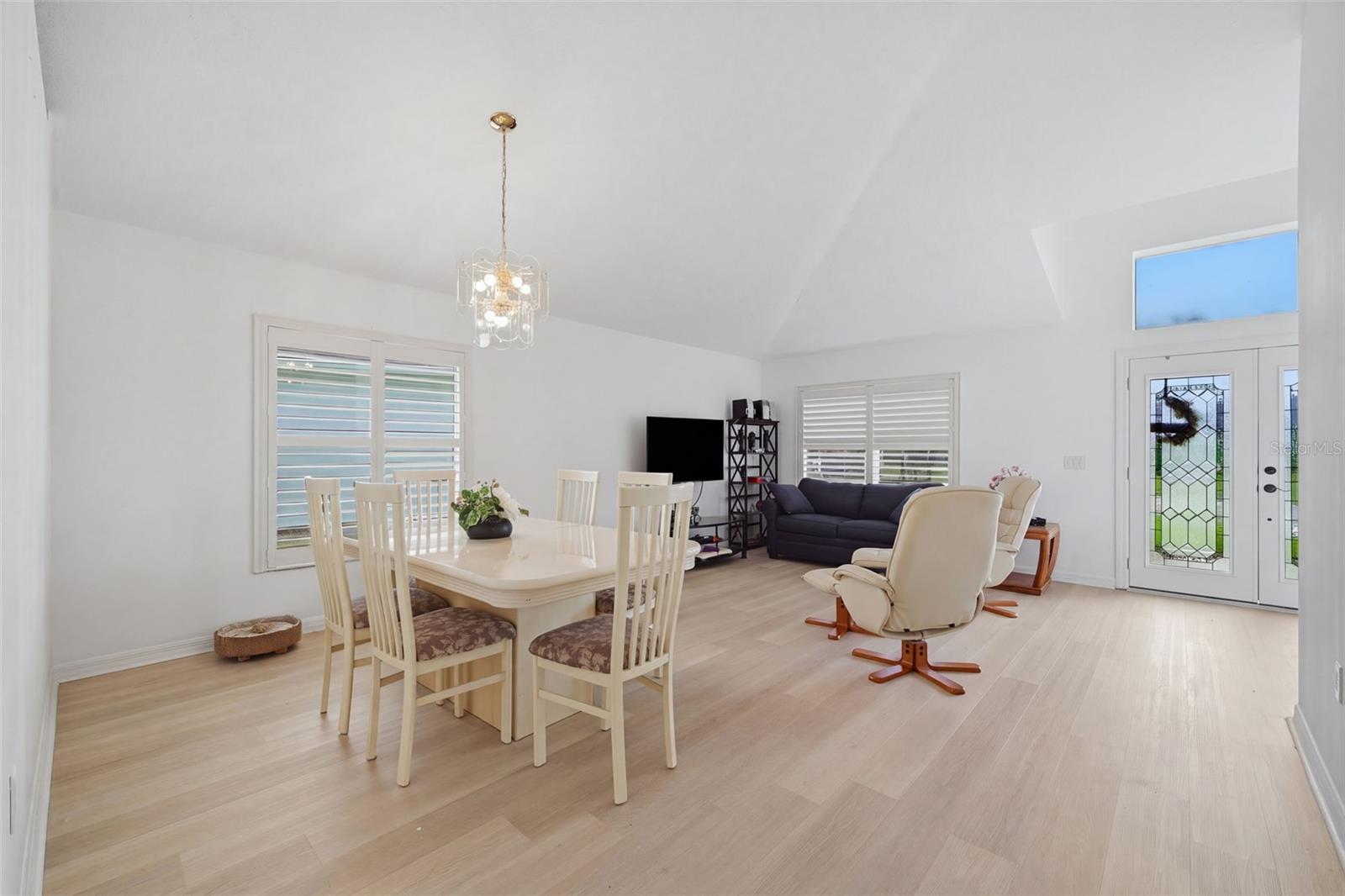1201 DUSTAN PL