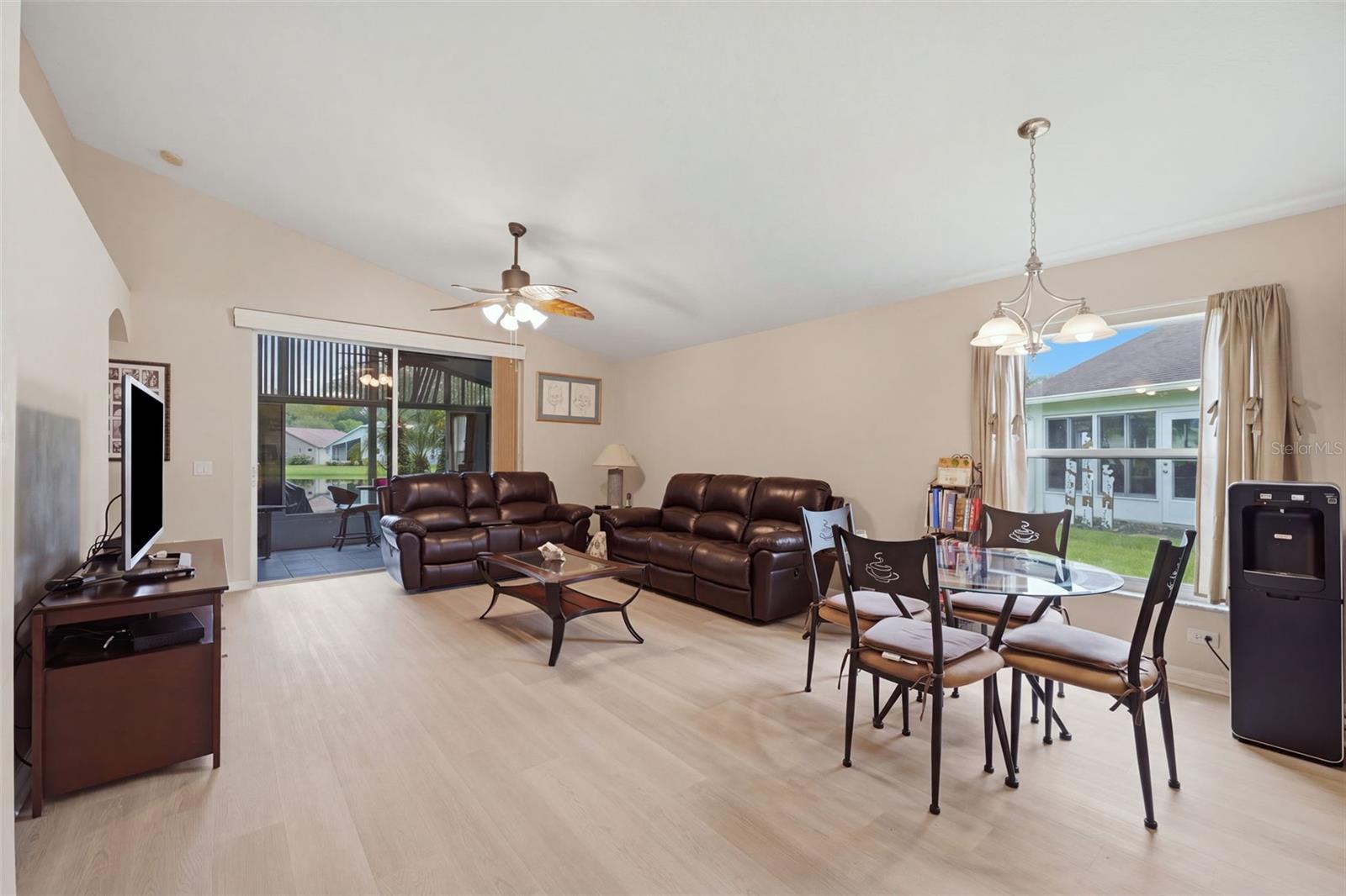 1201 DUSTAN PL