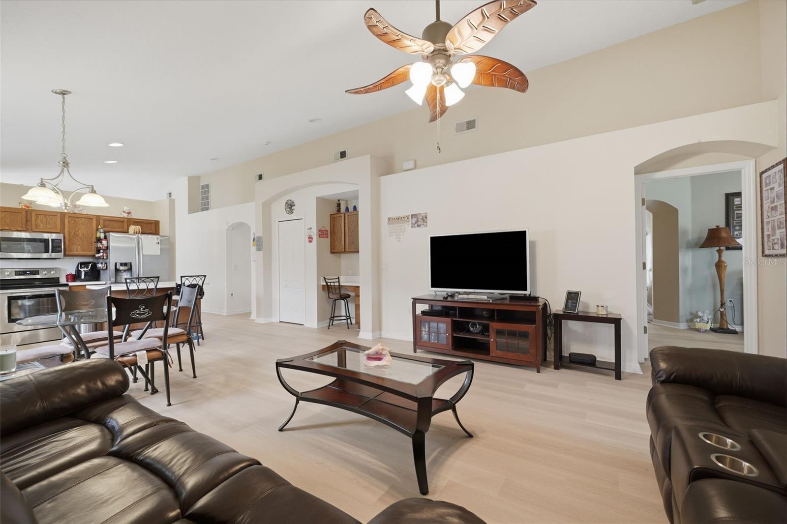 1201 DUSTAN PL