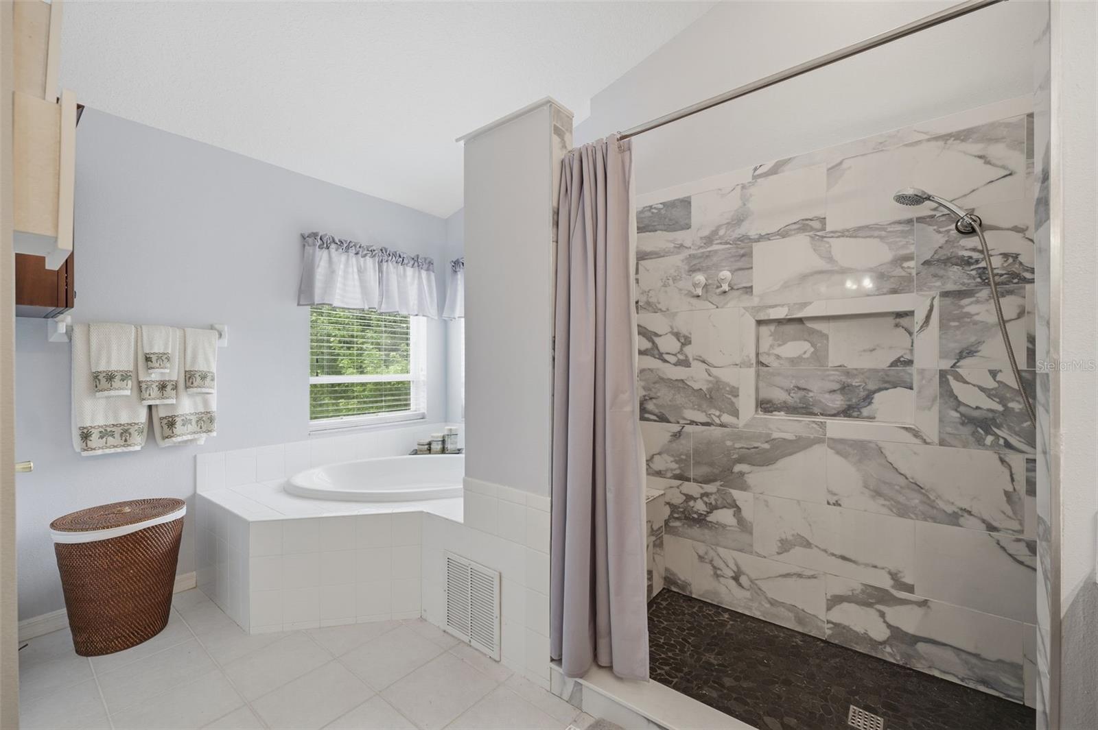 1201 DUSTAN PL