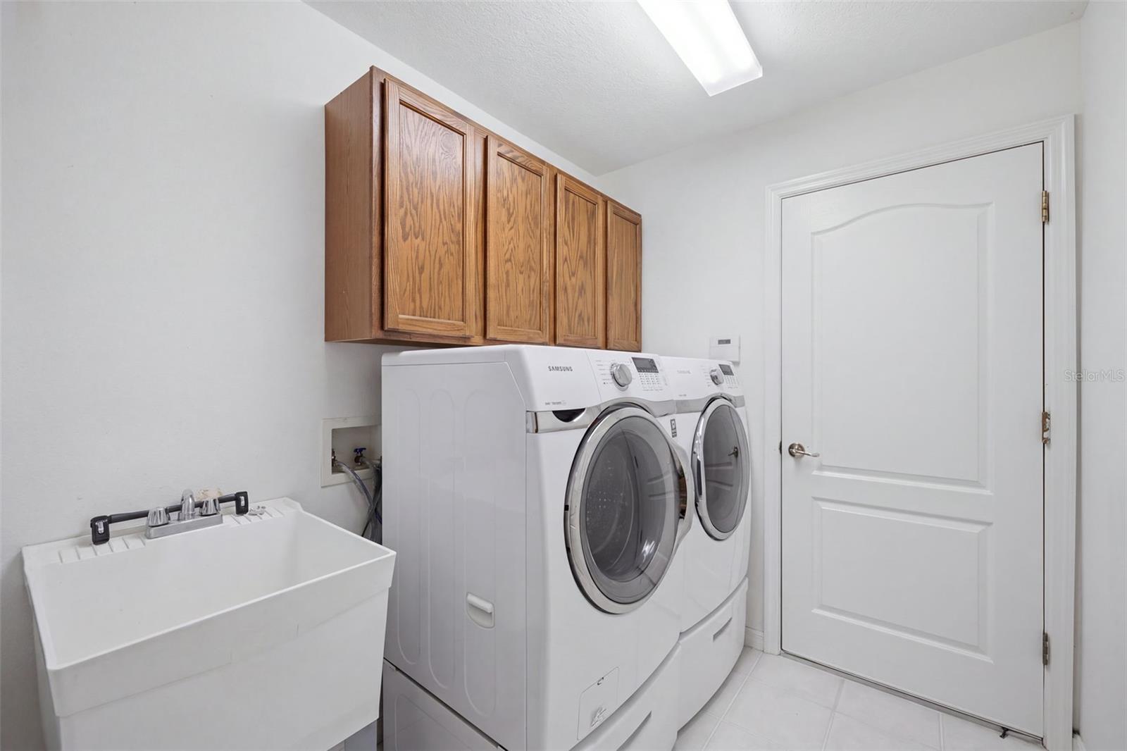 1201 DUSTAN PL