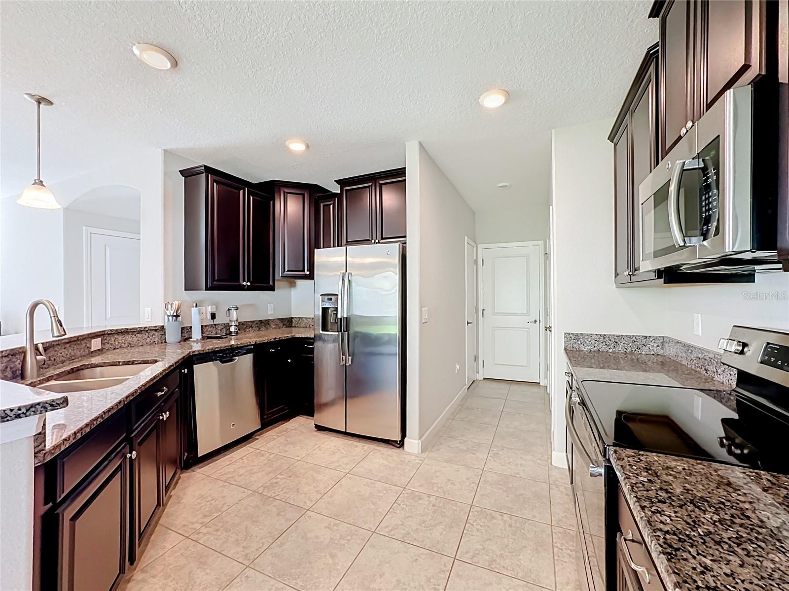 1922 CITRUS LAKE CT