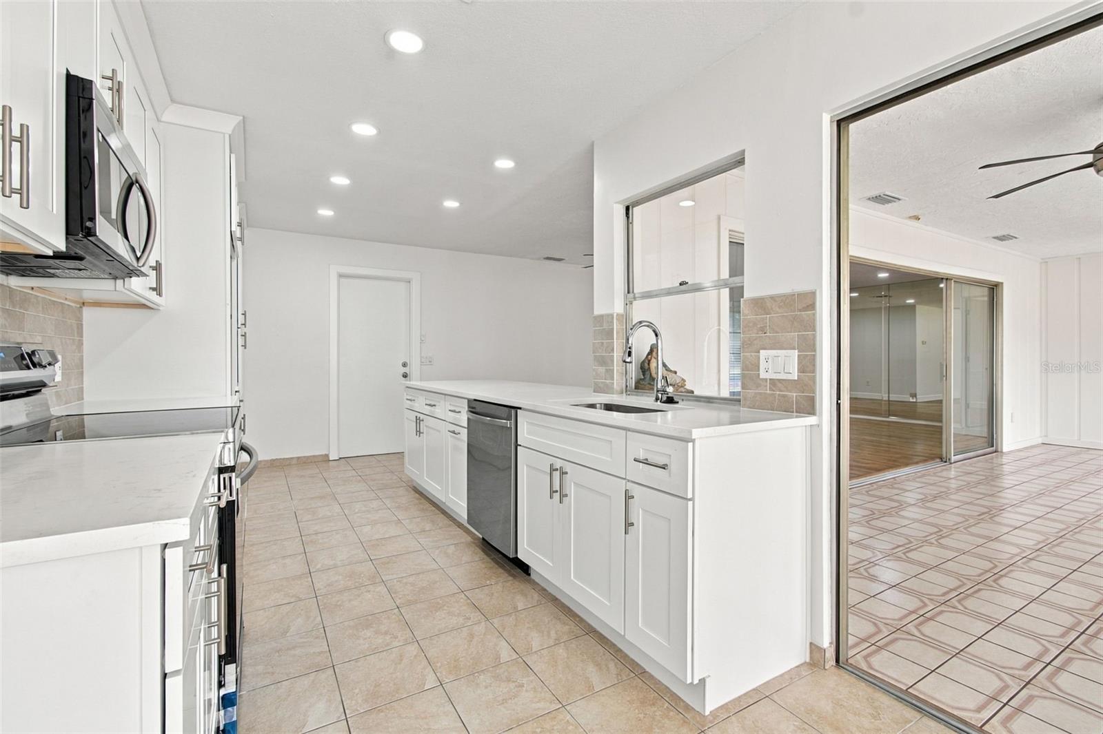 9601 NOBLE CT