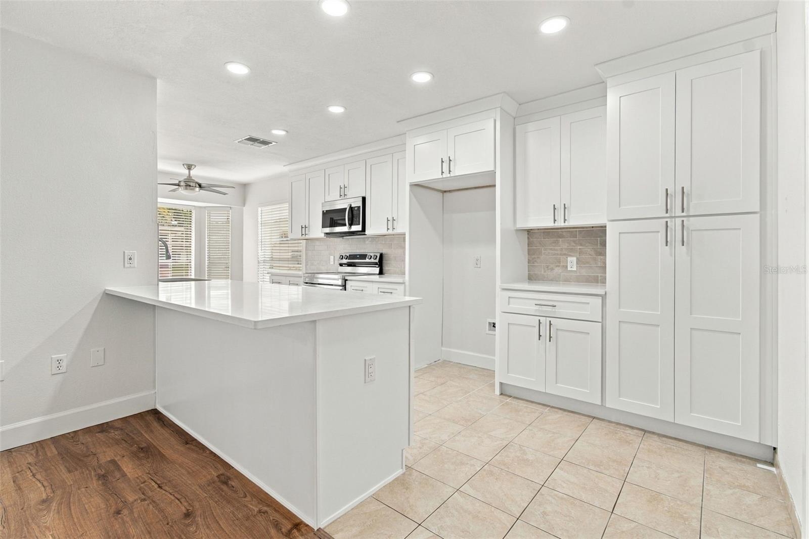 9601 NOBLE CT