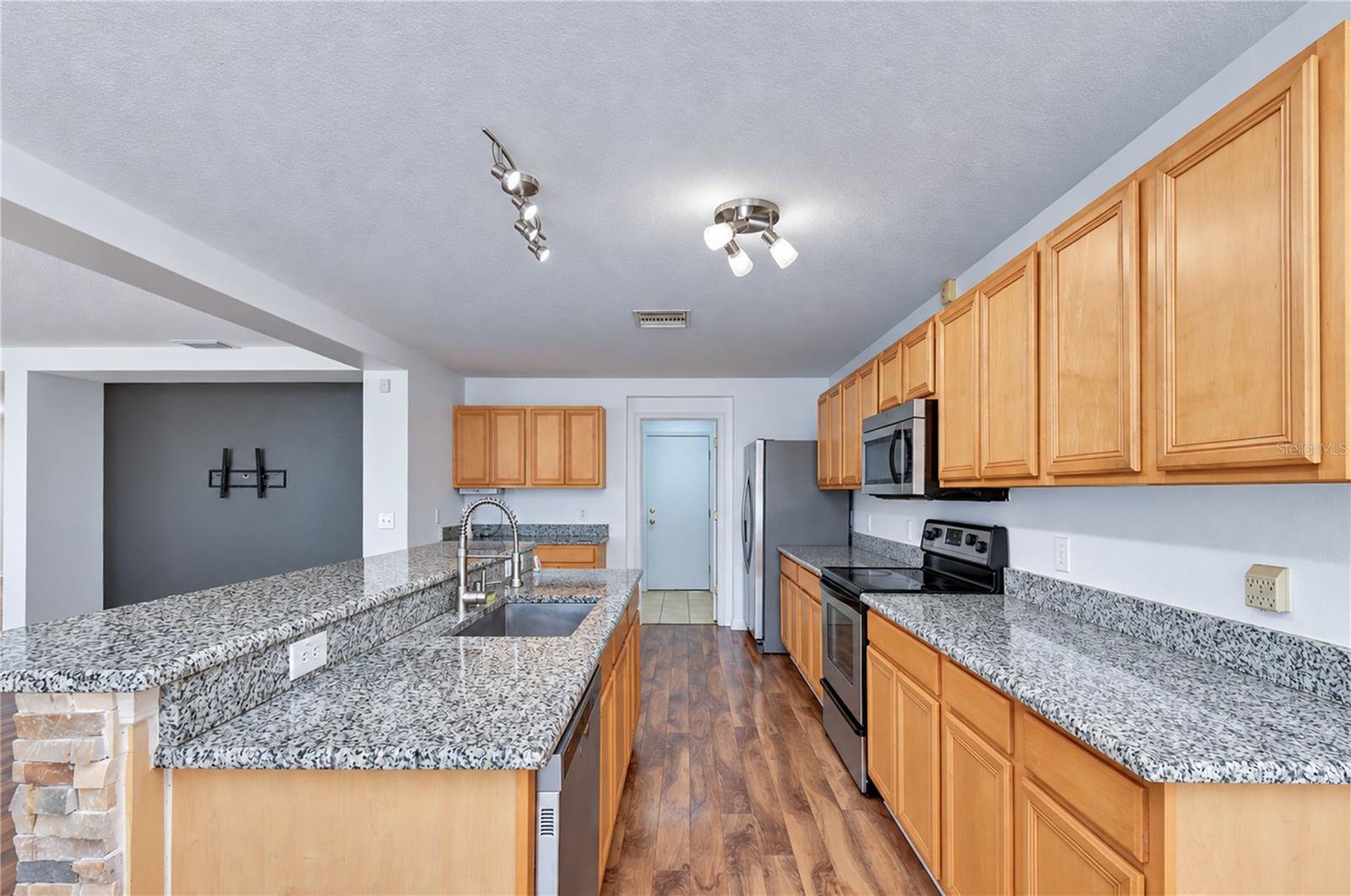 10924 SUBTLE TRAIL DR