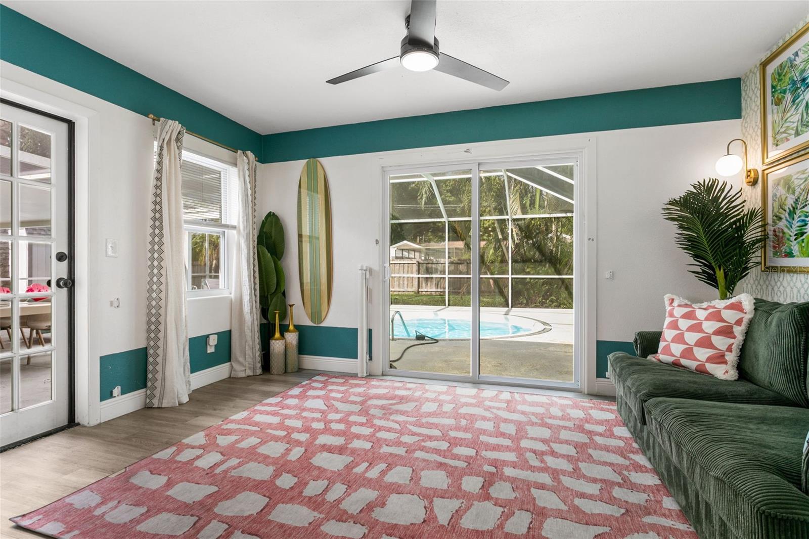 412 DEVILLE DR E