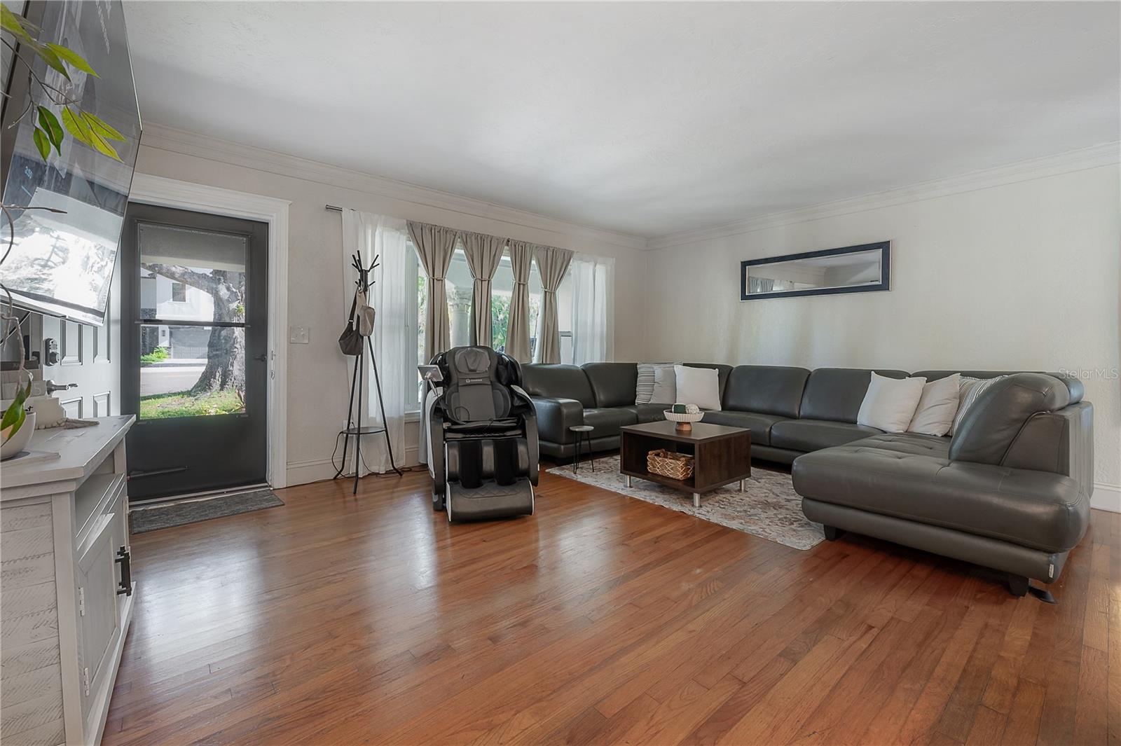 3138 W EUCLID AVE