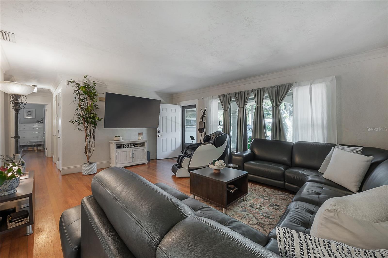 3138 W EUCLID AVE