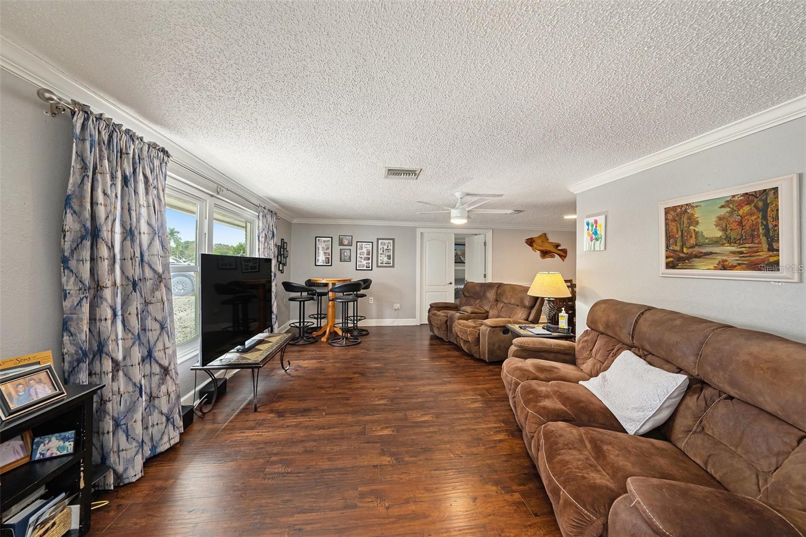 1117 RUSHMORE DR