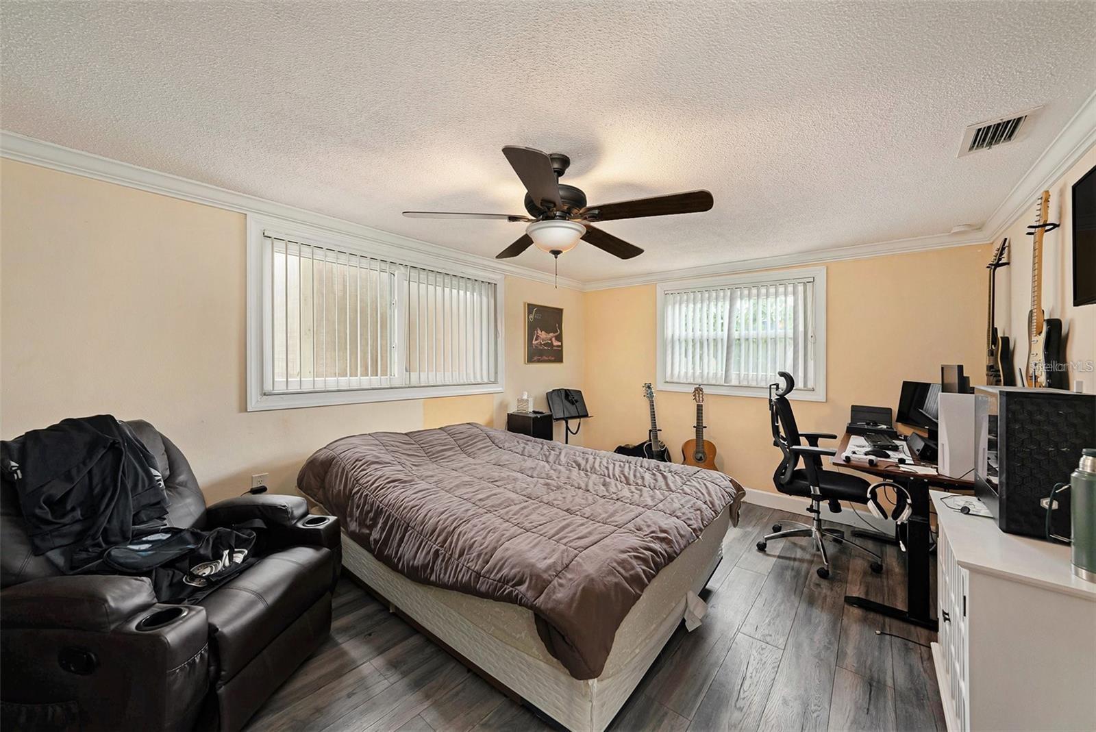 1117 RUSHMORE DR