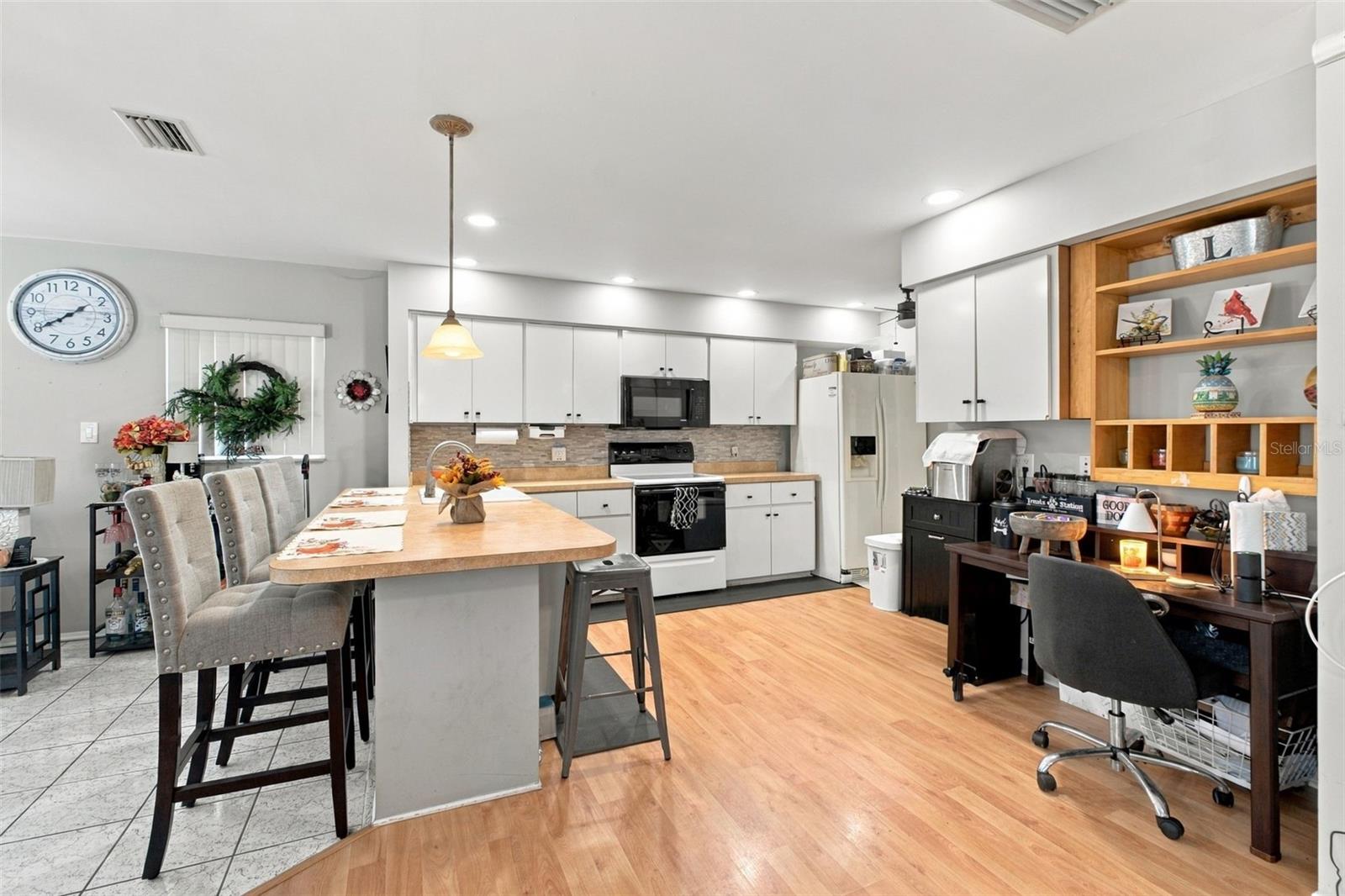 7212 CHESHIRE CT