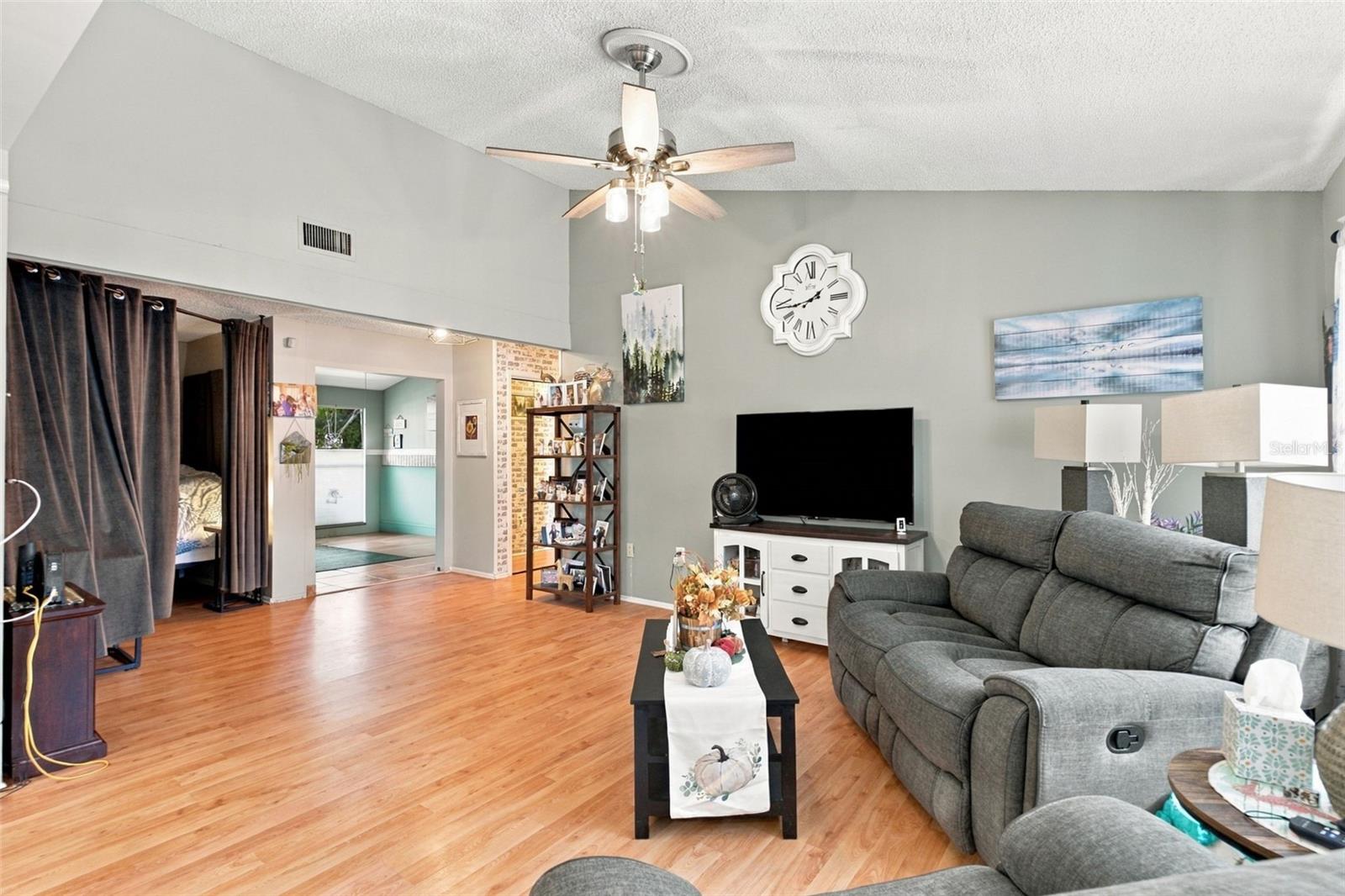 7212 CHESHIRE CT