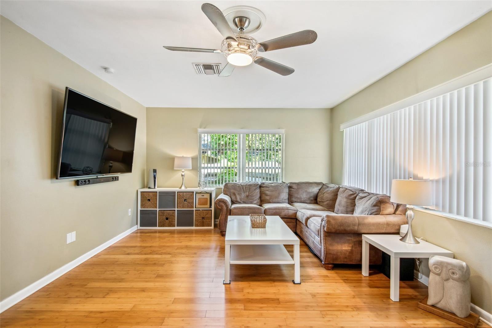 422 W LOUISIANA AVE