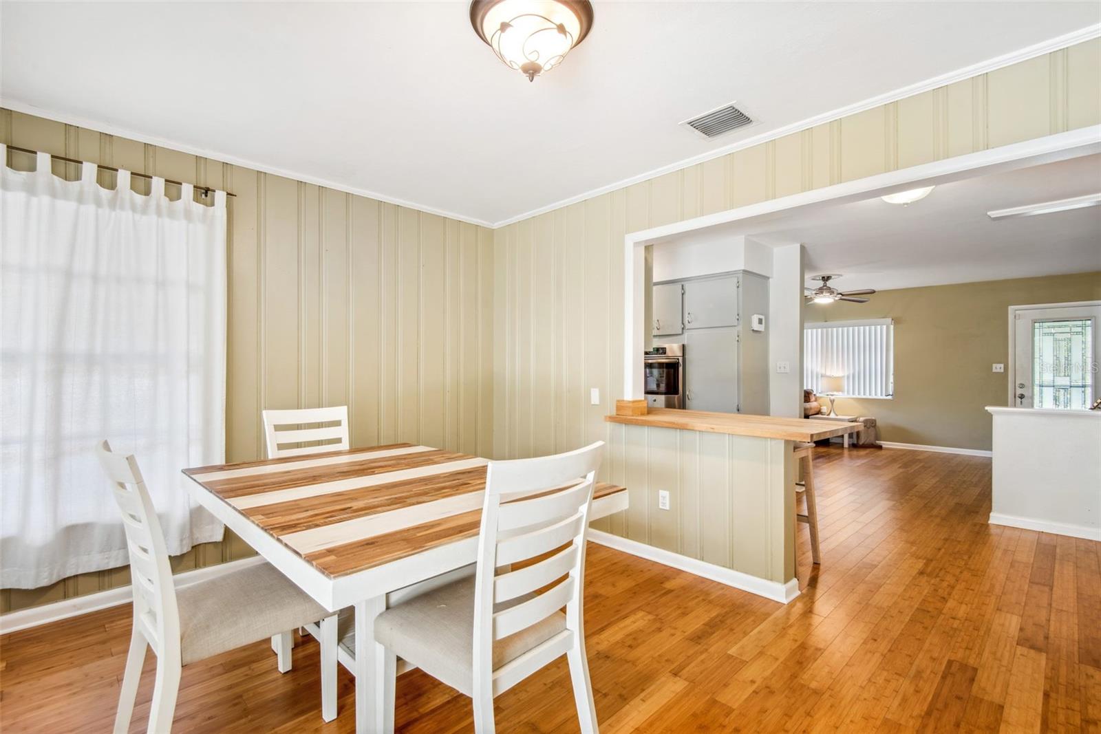 422 W LOUISIANA AVE
