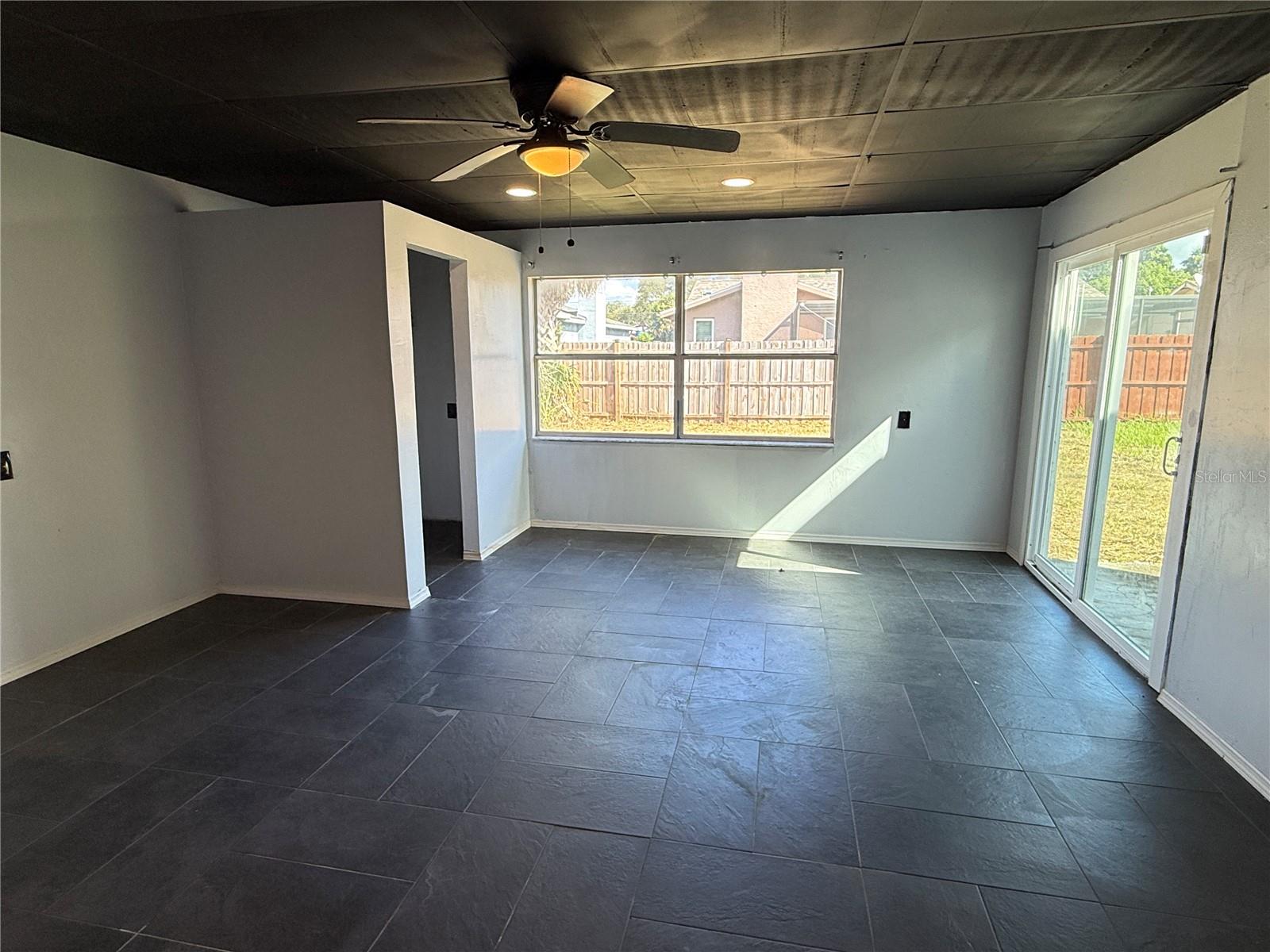 8611 LONGBOAT LN