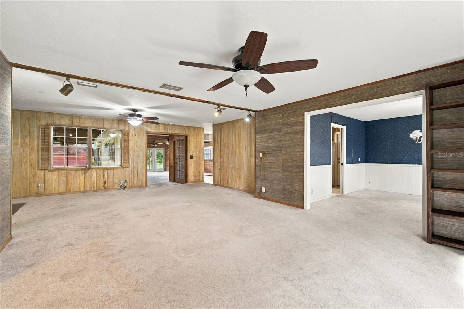 409 EL GRECO DR