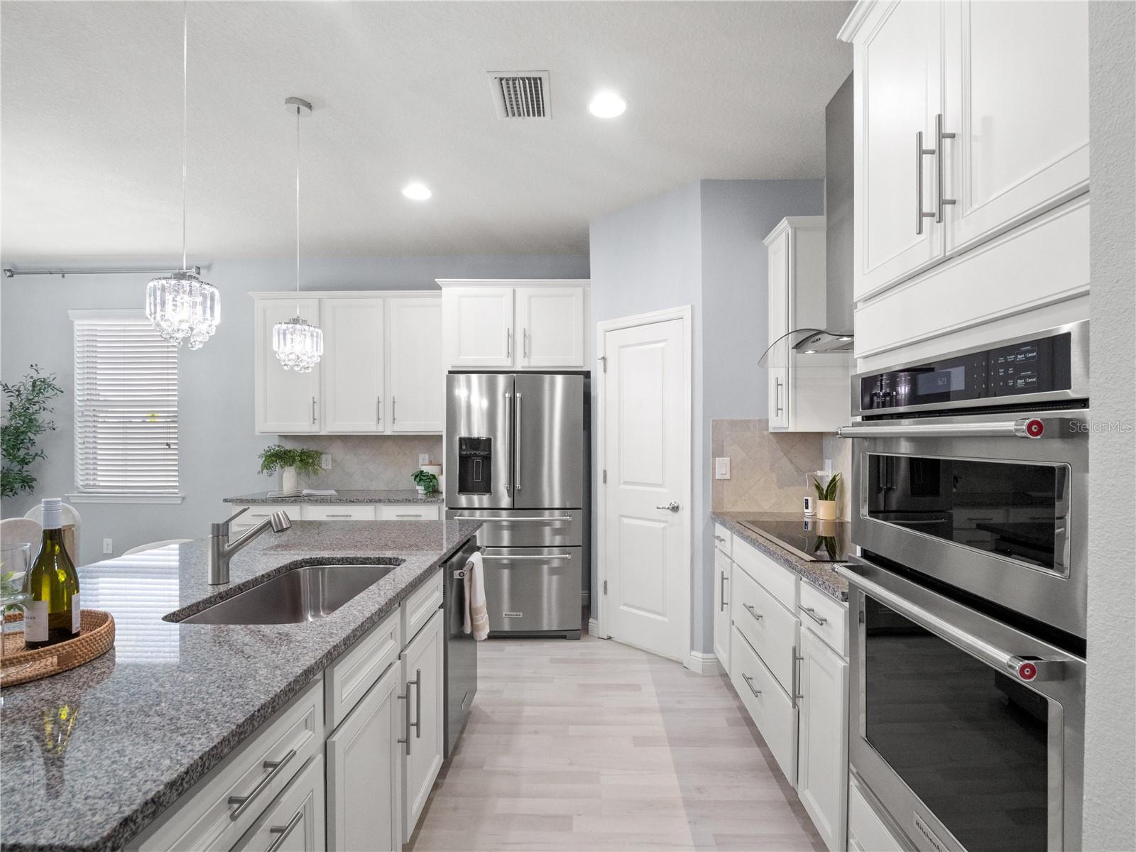 8190 OLIVE BROOK DR