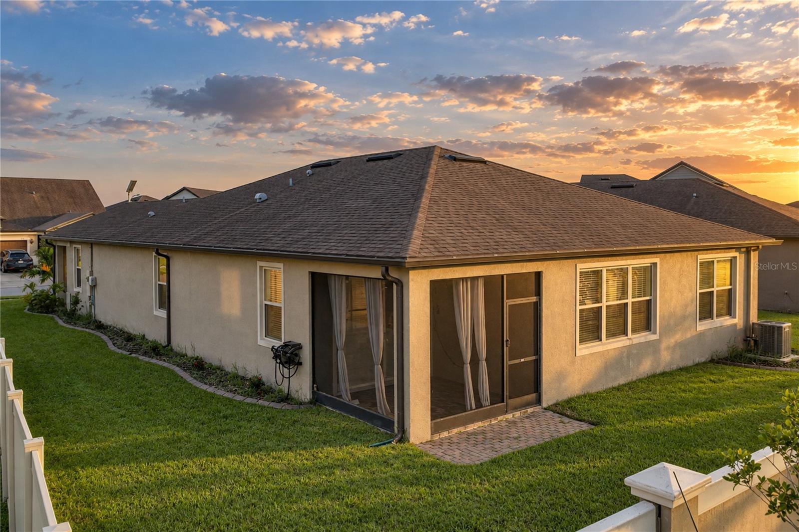 8190 OLIVE BROOK DR