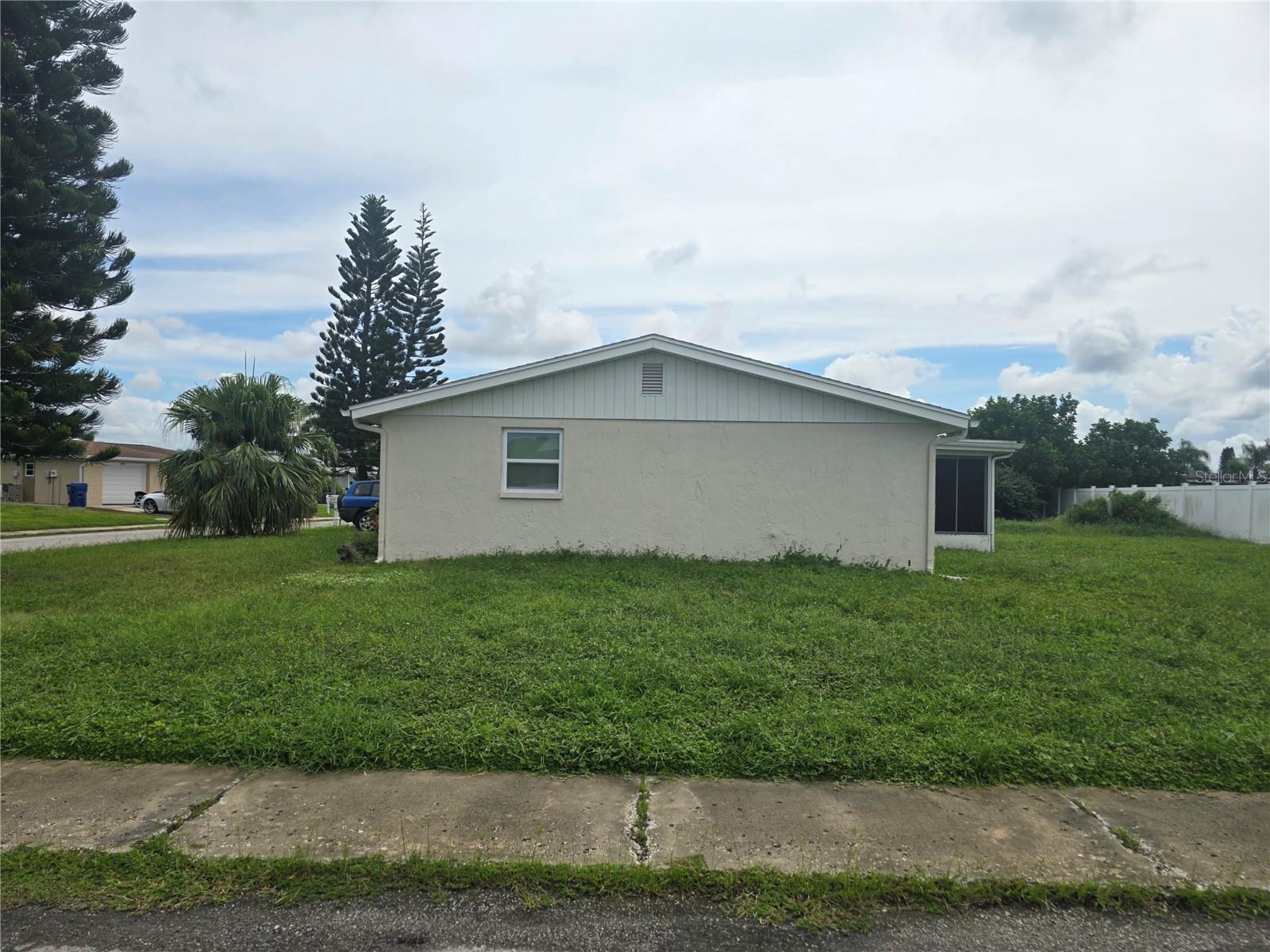 2055 NORFOLK DR