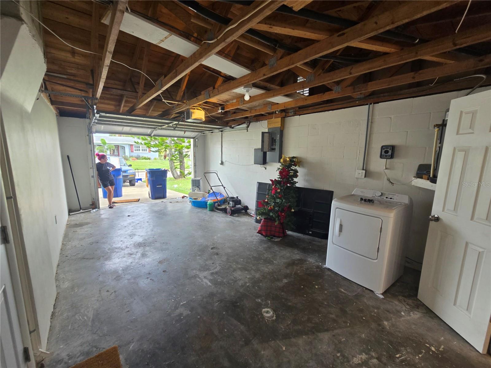 2055 NORFOLK DR
