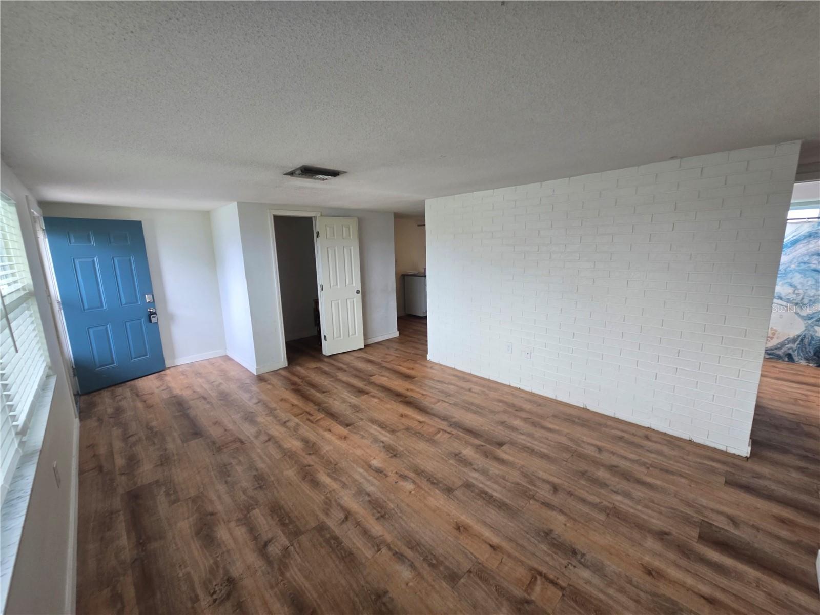 2055 NORFOLK DR