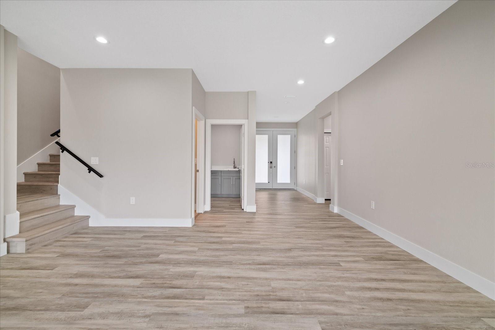10704 BANFIELD DR