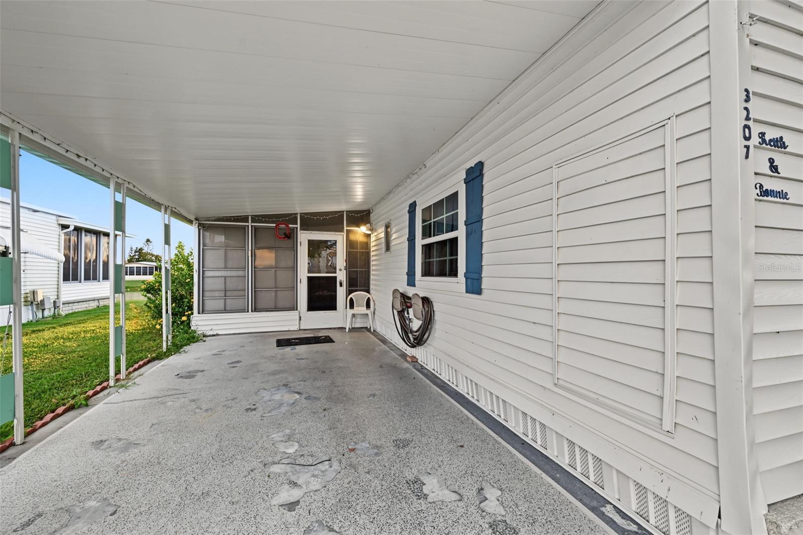 3207 BREWSTER DR