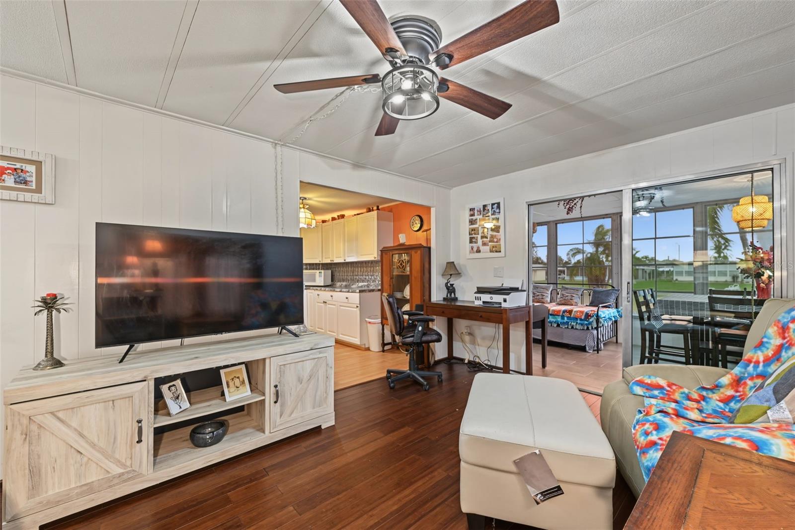 3207 BREWSTER DR