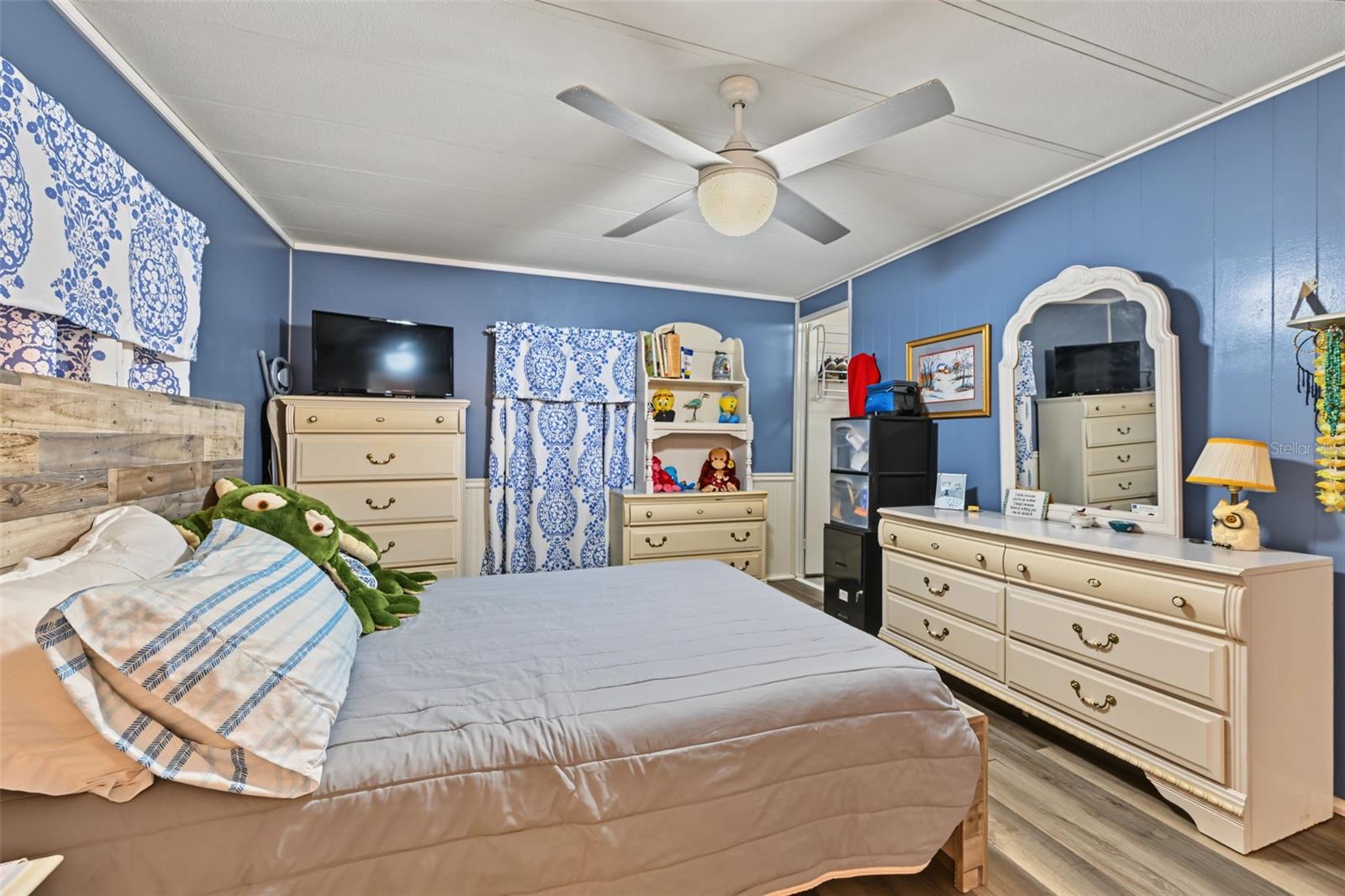 3207 BREWSTER DR