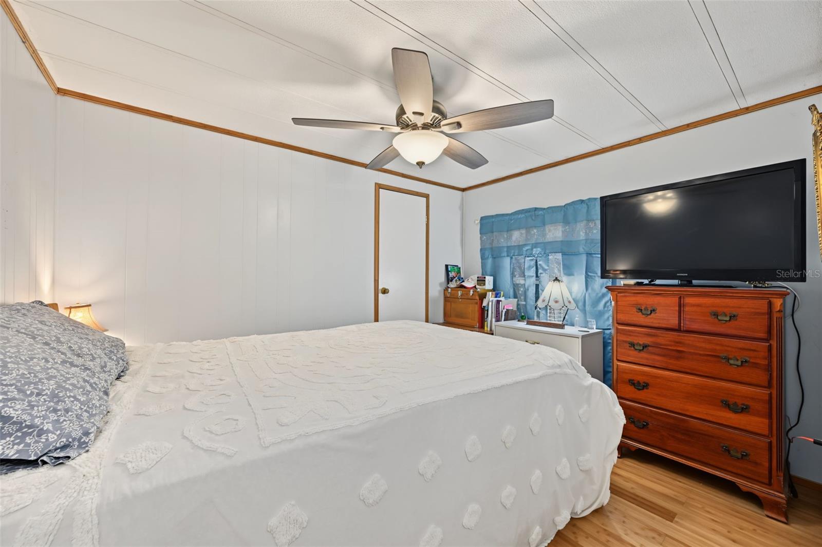 3207 BREWSTER DR