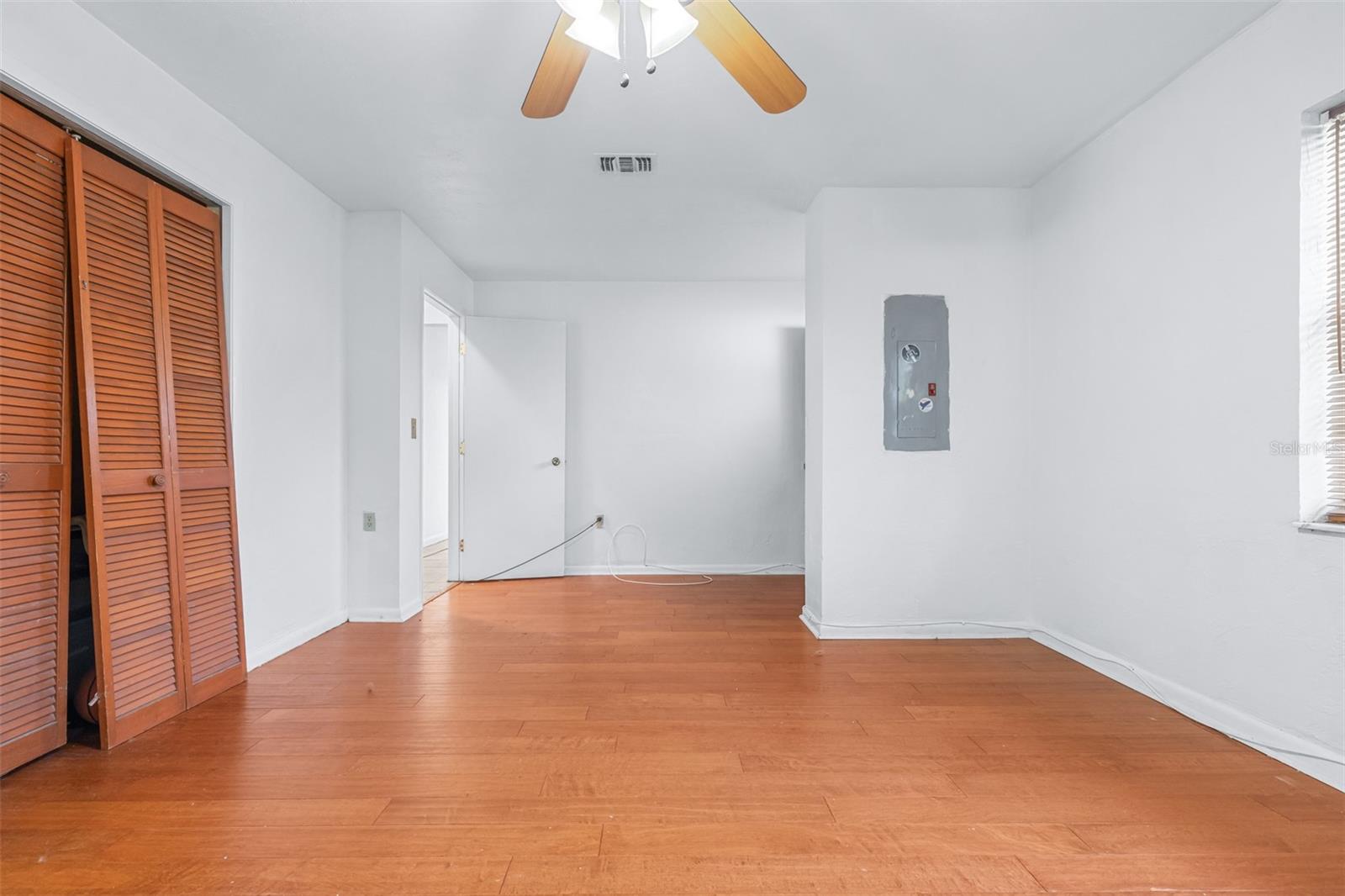 23414 CHERBOURG LOOP