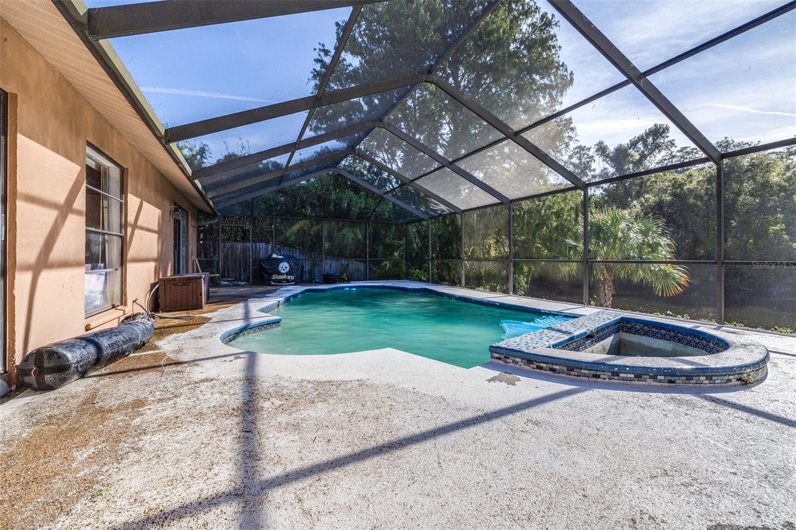23414 CHERBOURG LOOP