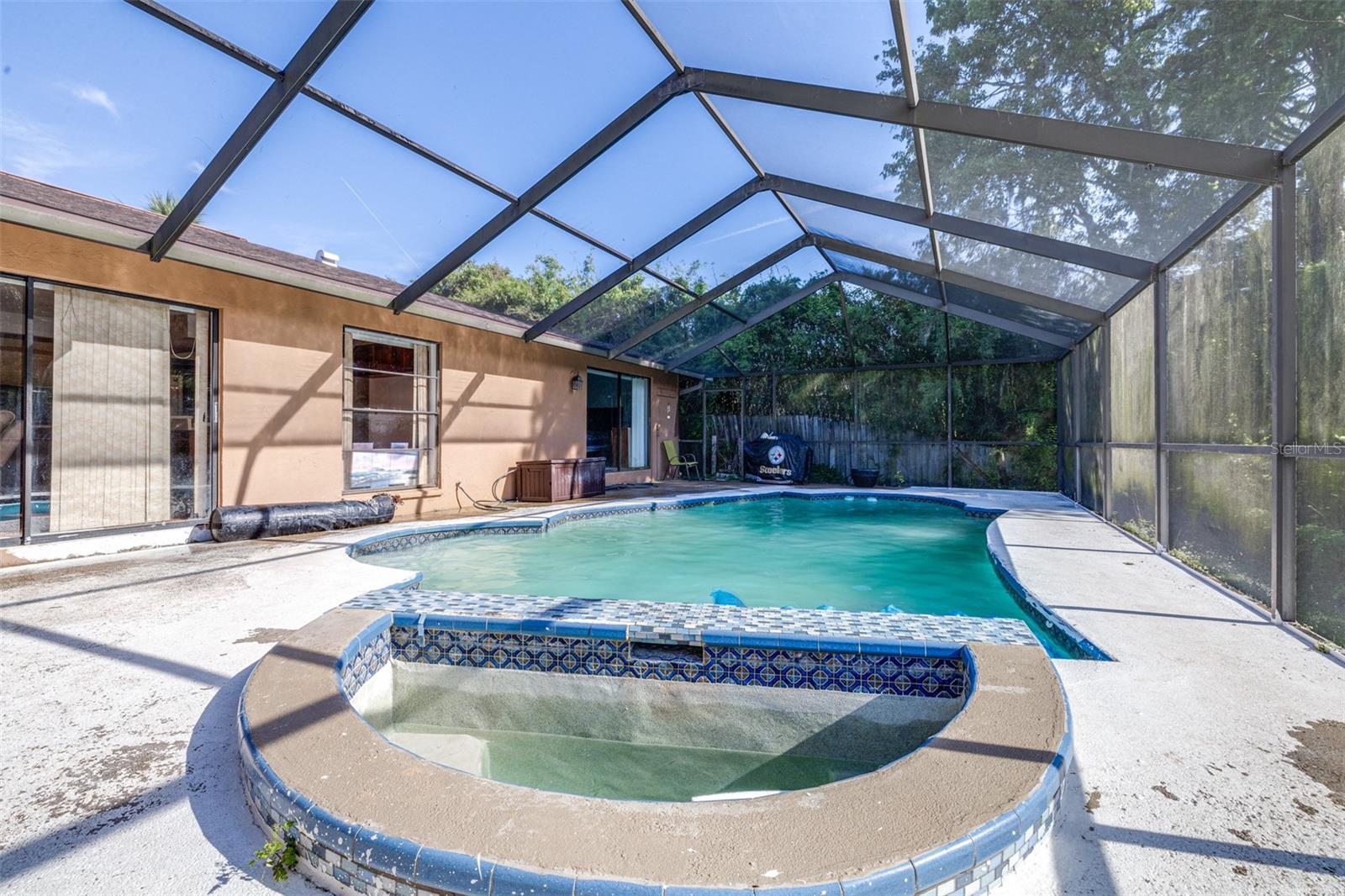23414 CHERBOURG LOOP