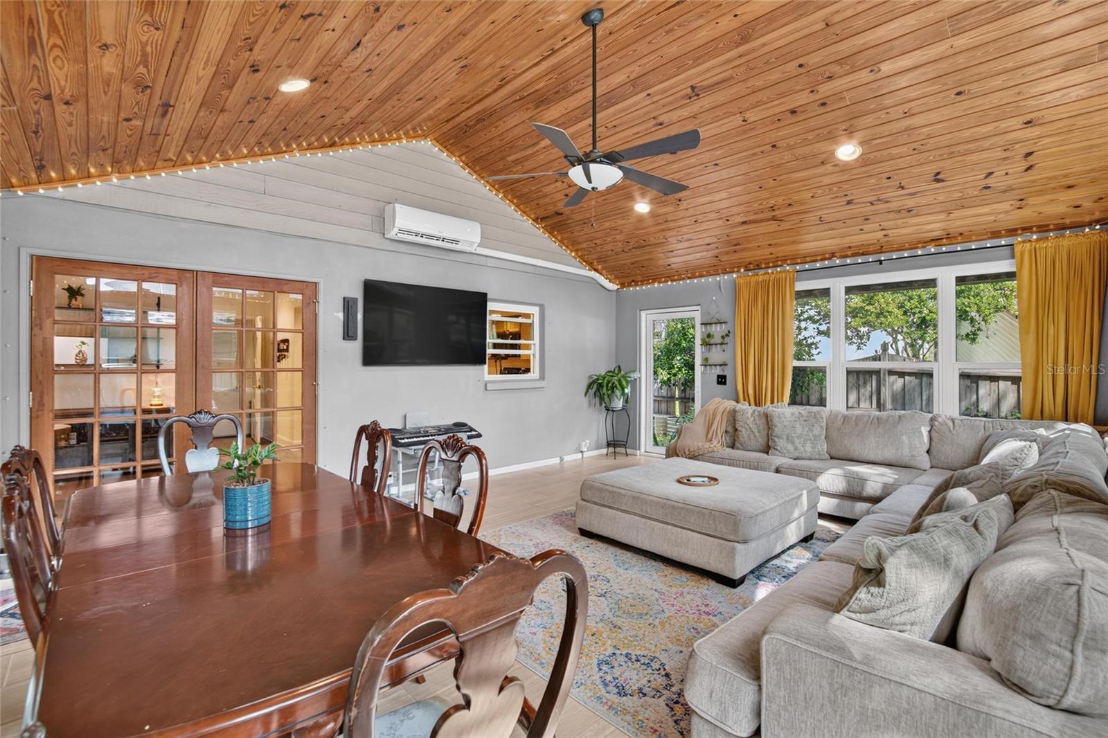 3721 VILLAGE ESTATES PL