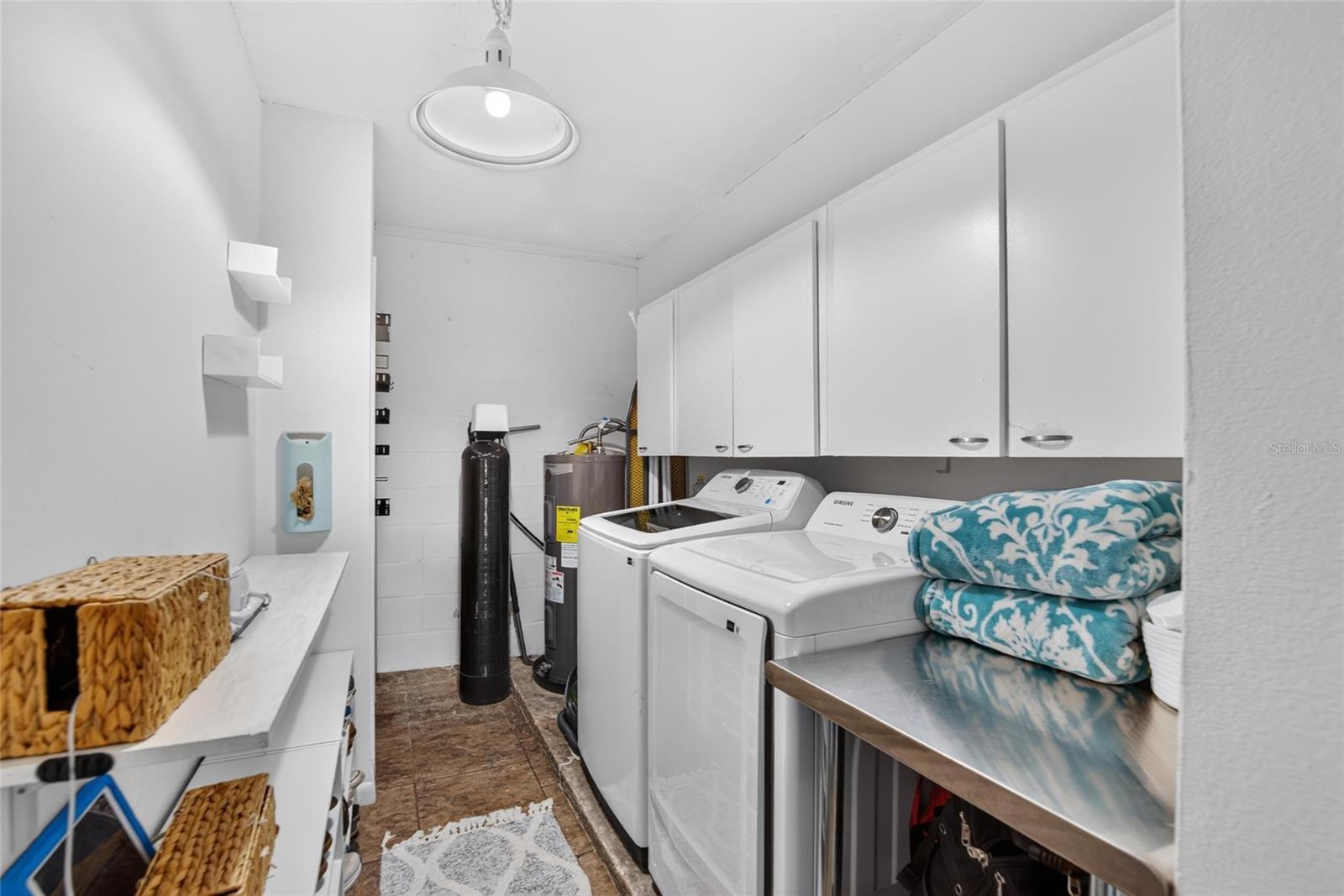 3721 VILLAGE ESTATES PL