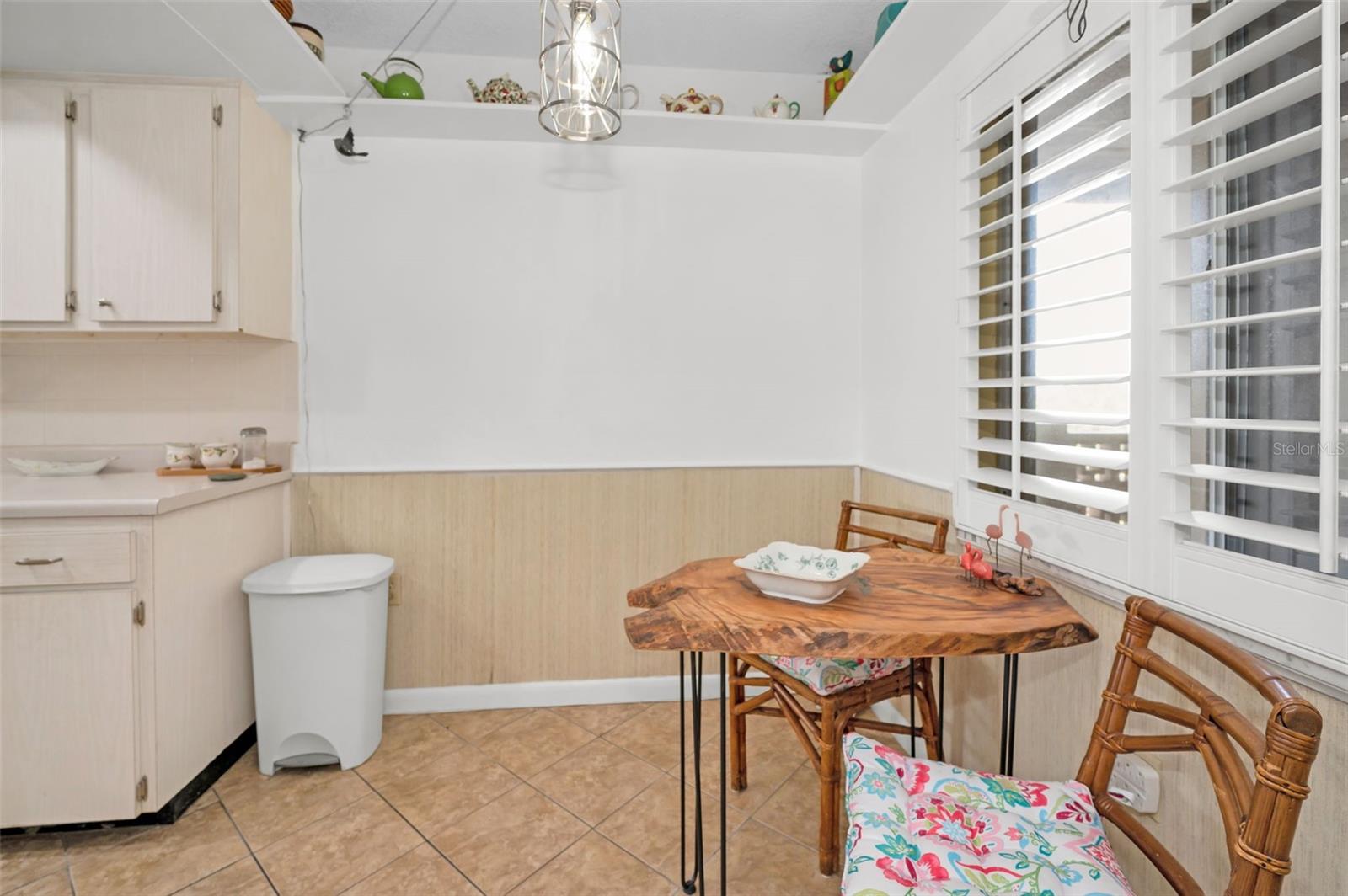 622 EDGEWATER DR #523