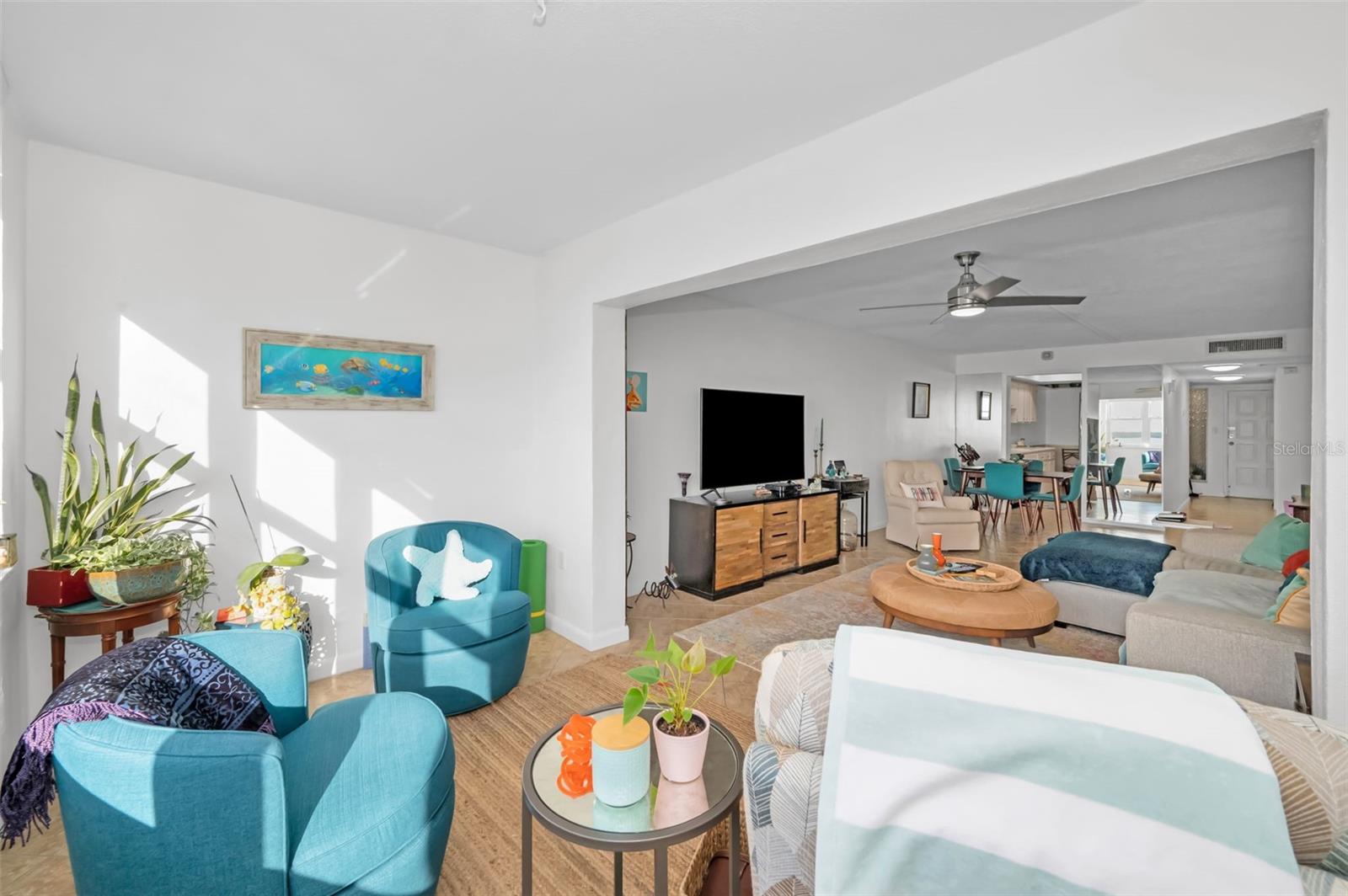 622 EDGEWATER DR #523