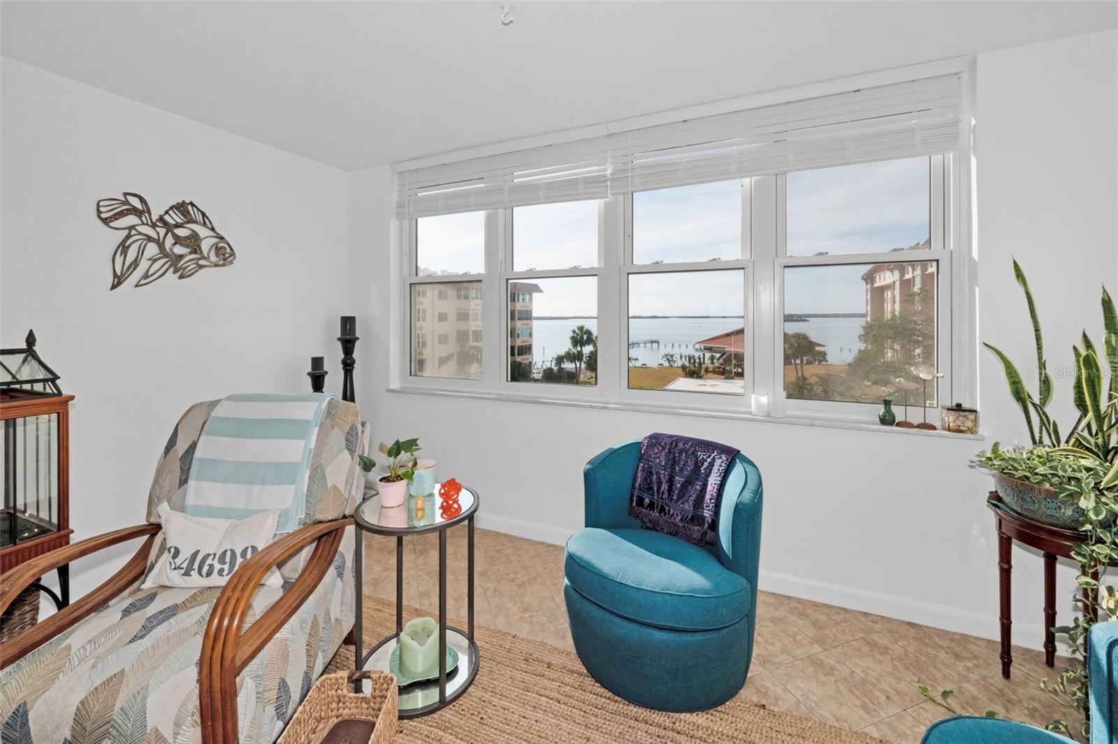 622 EDGEWATER DR #523