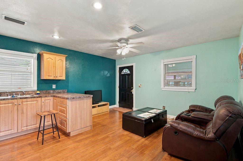 3909 W POWHATAN AVE