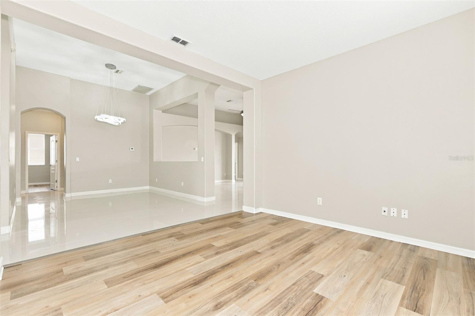 1028 APPIAN PL