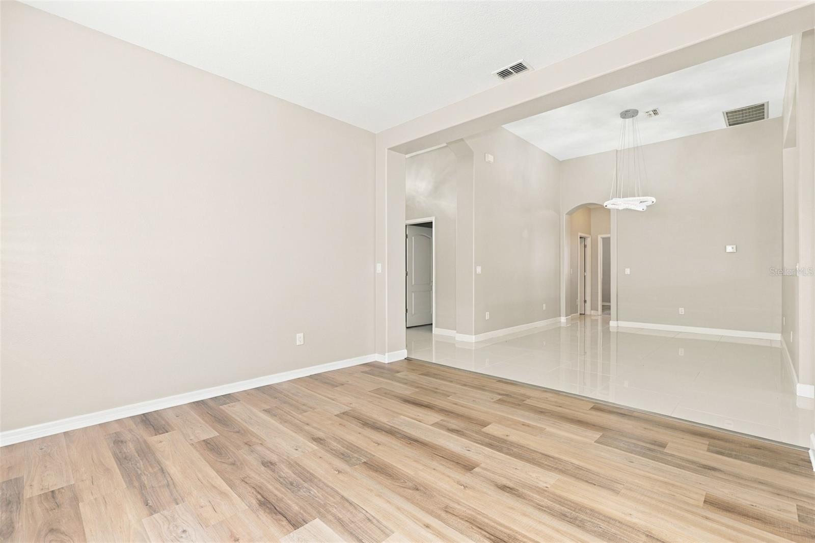 1028 APPIAN PL